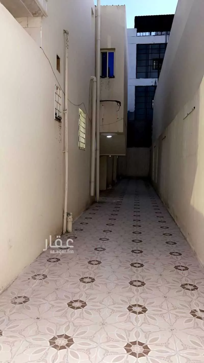 فيلا 6 غرف في الدفاع 8