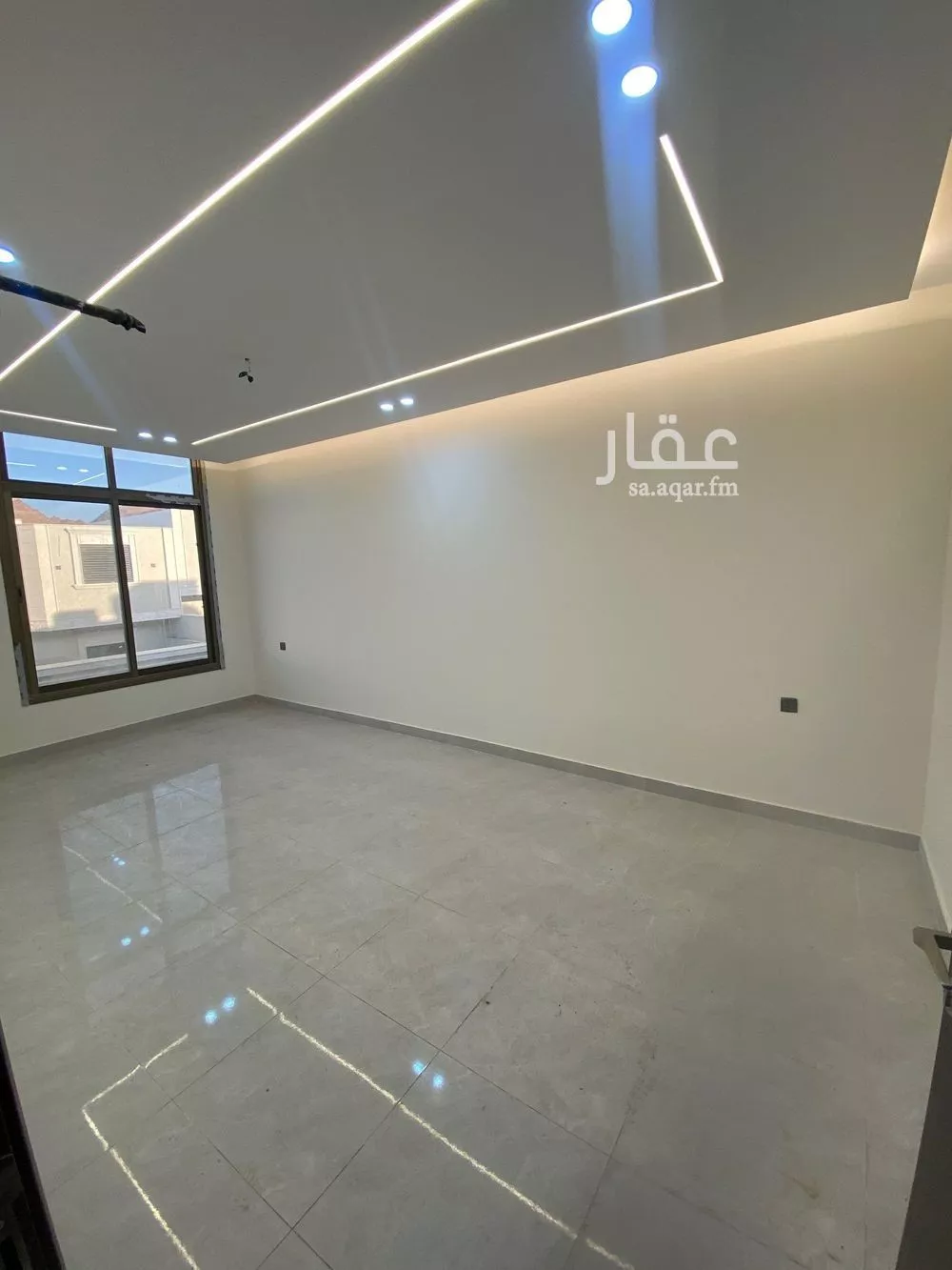 فيلا 6 غرف في خاخ 7