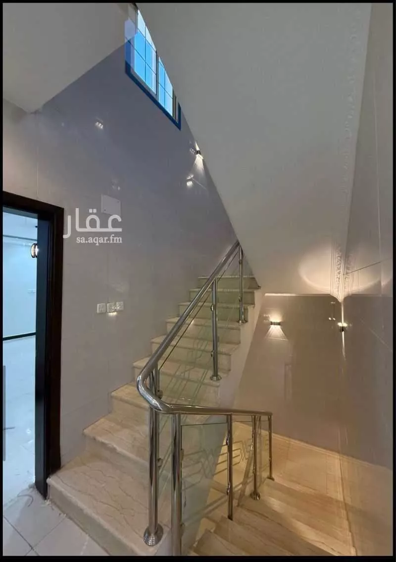 فيلا 5 غرف في الدفاع 7