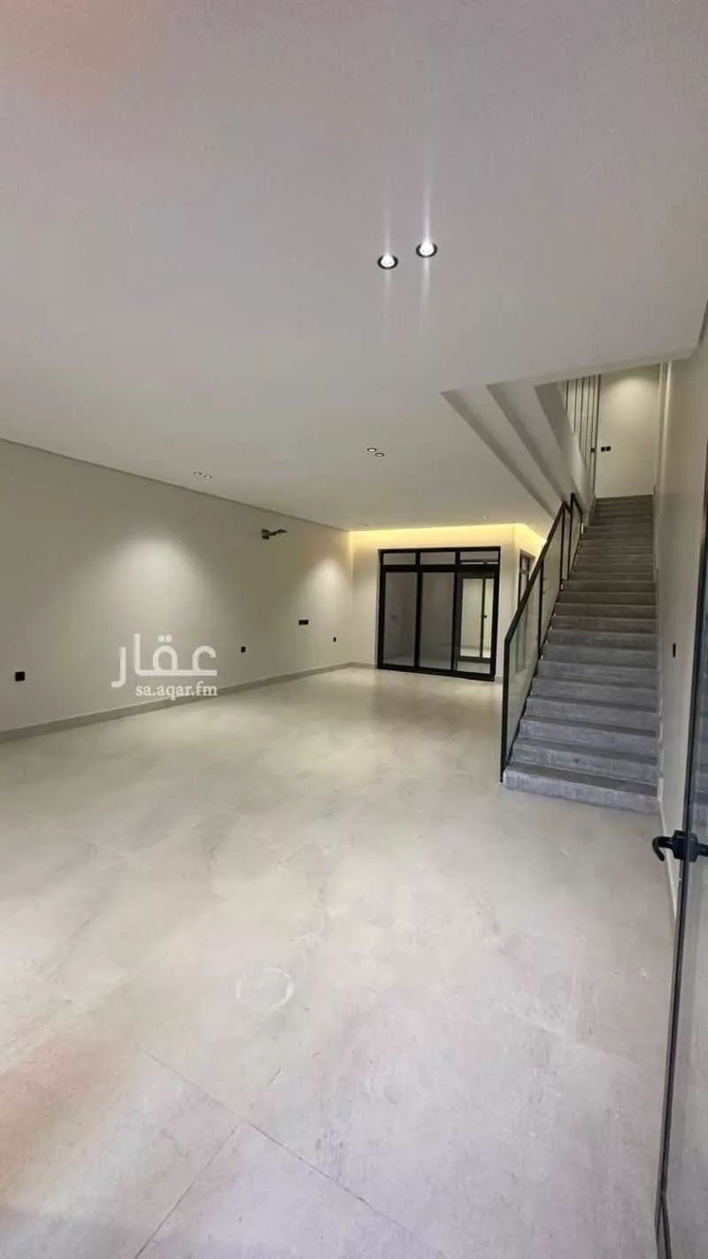 4 bedroom villa in Shathah 5