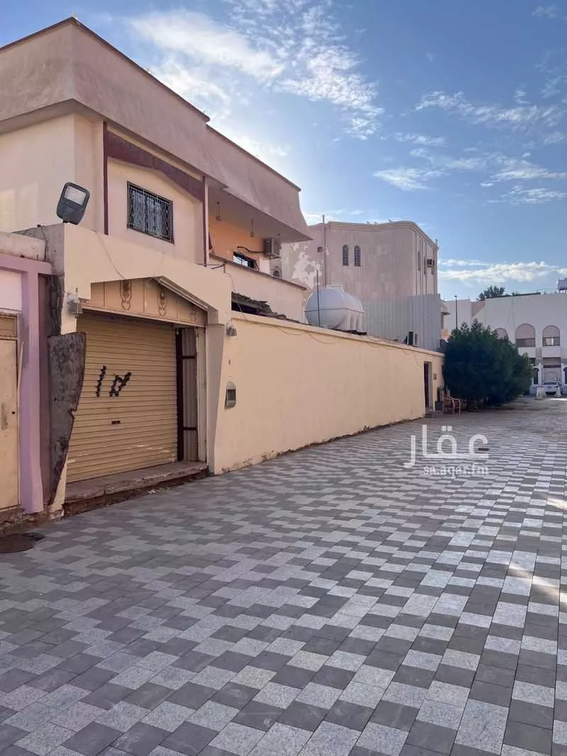 7 bedroom villa in Bir Uthman 3
