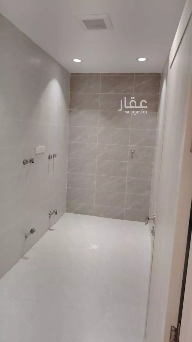 فيلا 5 غرف في عروة 4