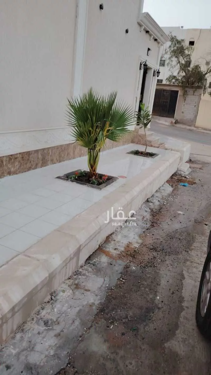 فيلا 5 غرف في عروة 6