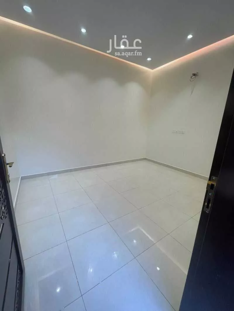 فيلا 5 غرف في عروة 8