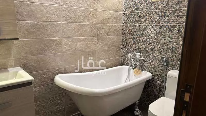 11 bedroom apartment in Al Nakheel 8