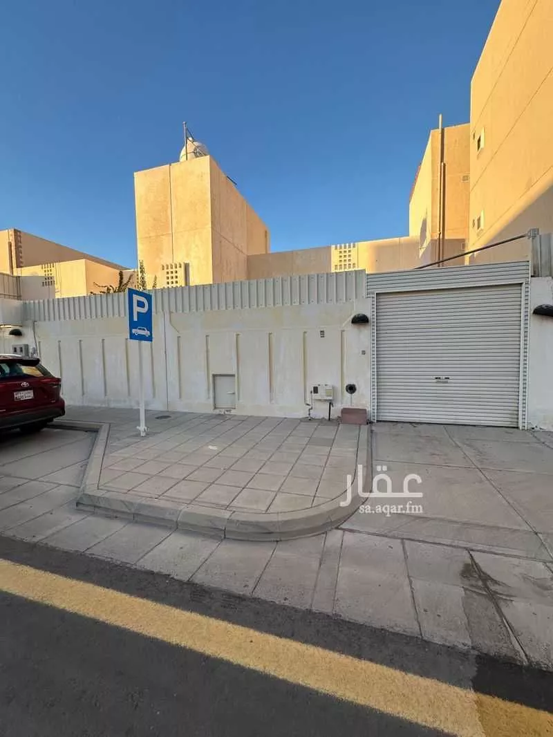 فيلا 5 غرف في الإسكان 4
