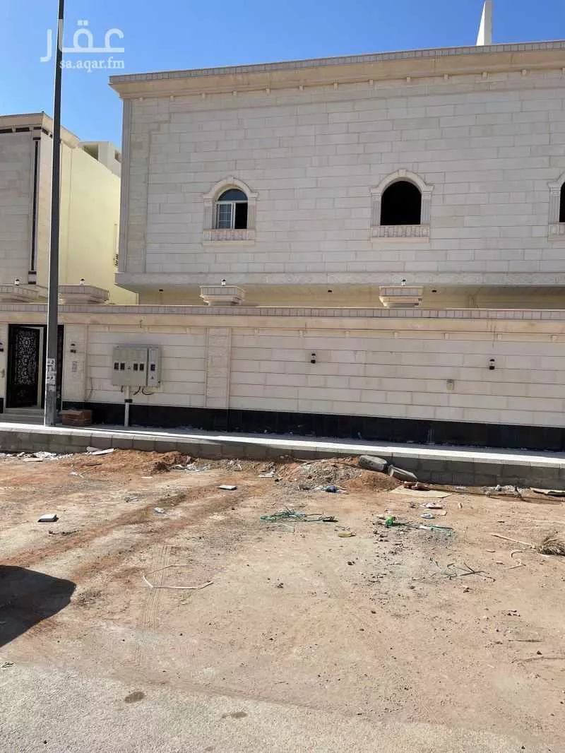7 bedroom villa in Al Difa 2