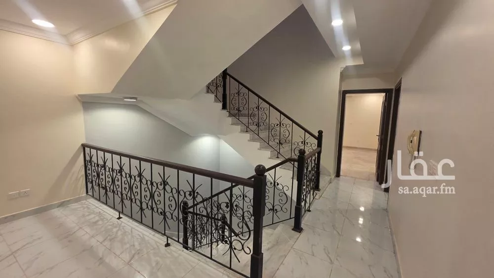 6 bedroom villa in Az Zomorod 4