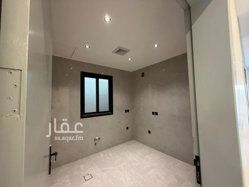 4 bedroom apartment in Al Janadriyah, Riyadh 6