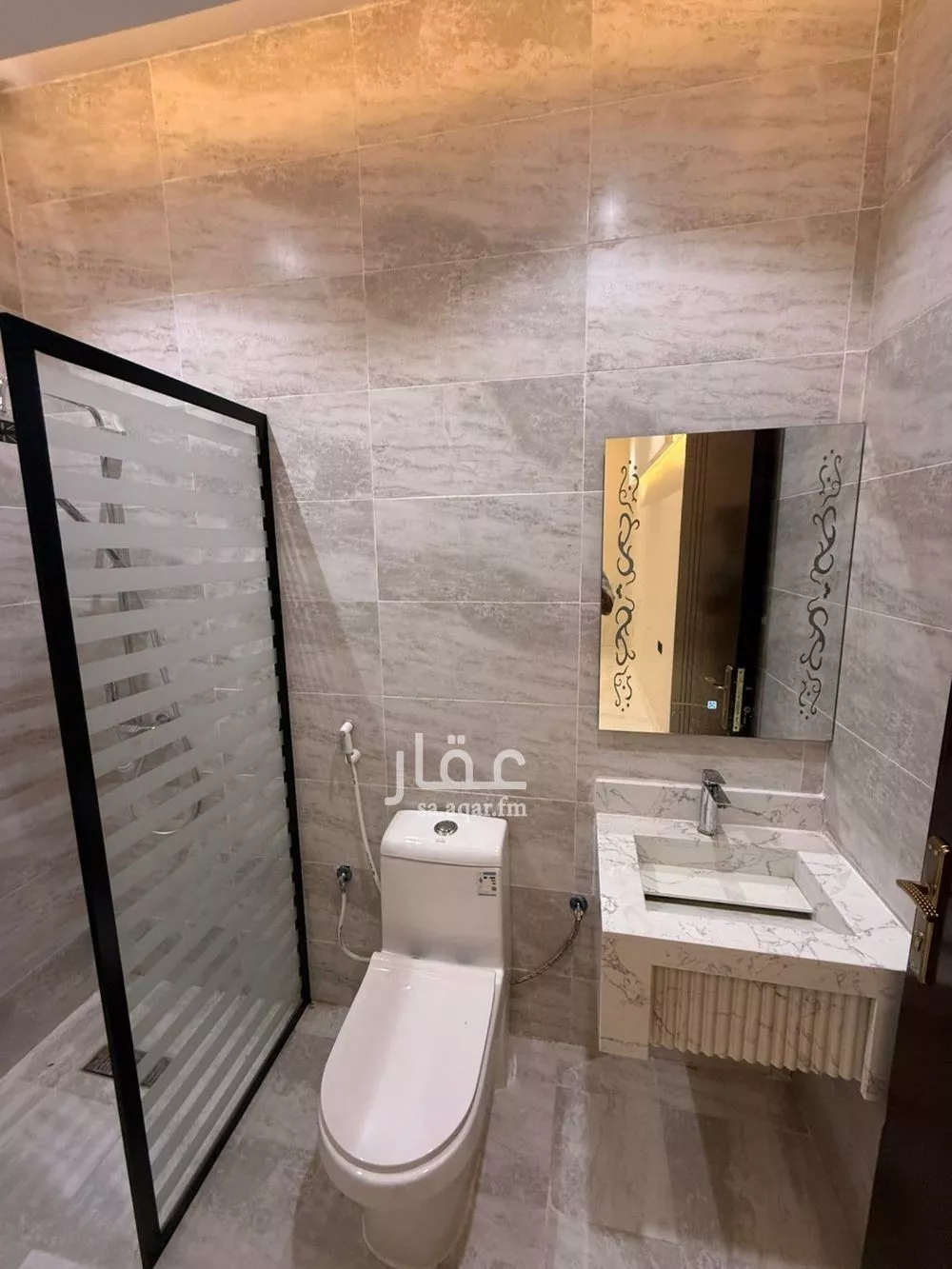 فيلا 7 غرف في القرينة 9