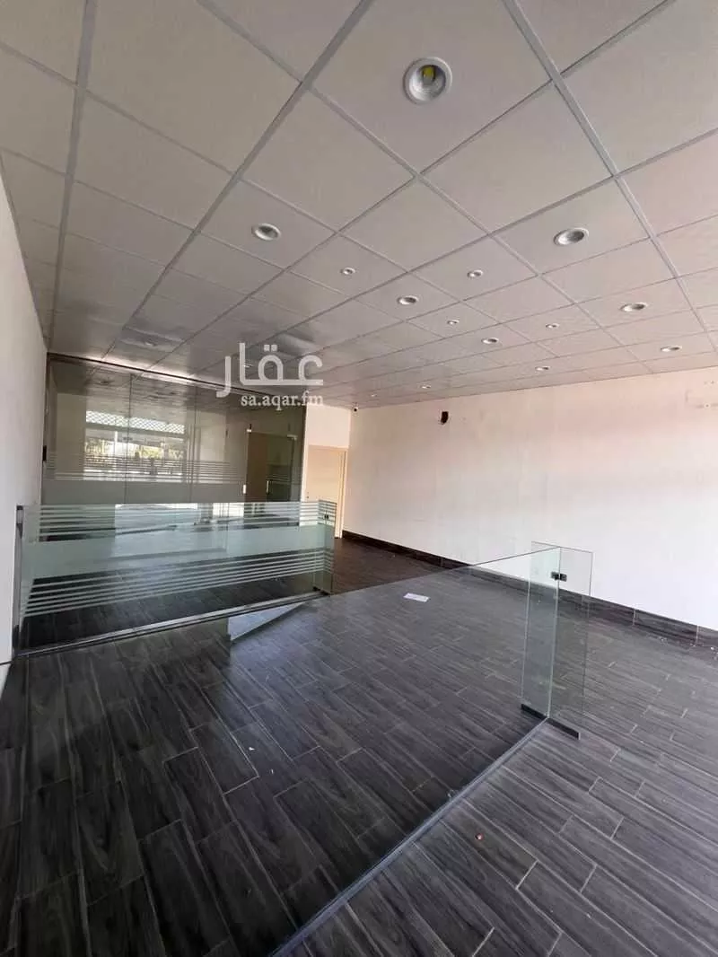 shop in Al Buhairah, Hail 5