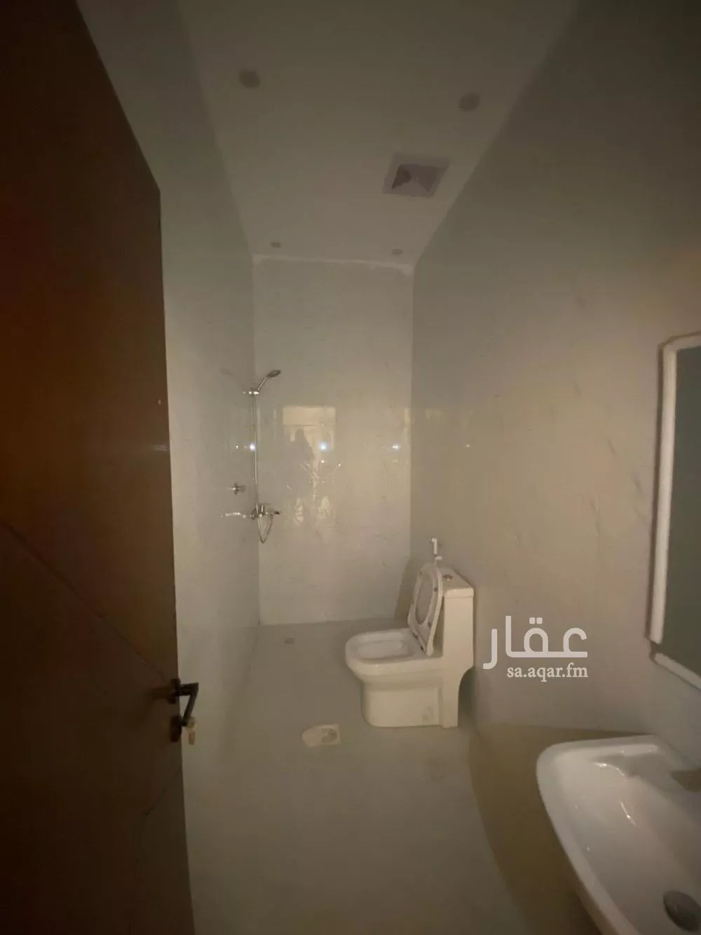 فيلا 7 غرف في الفروسية 2