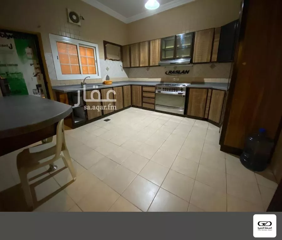 6 bedroom villa in Al Rabwa 6