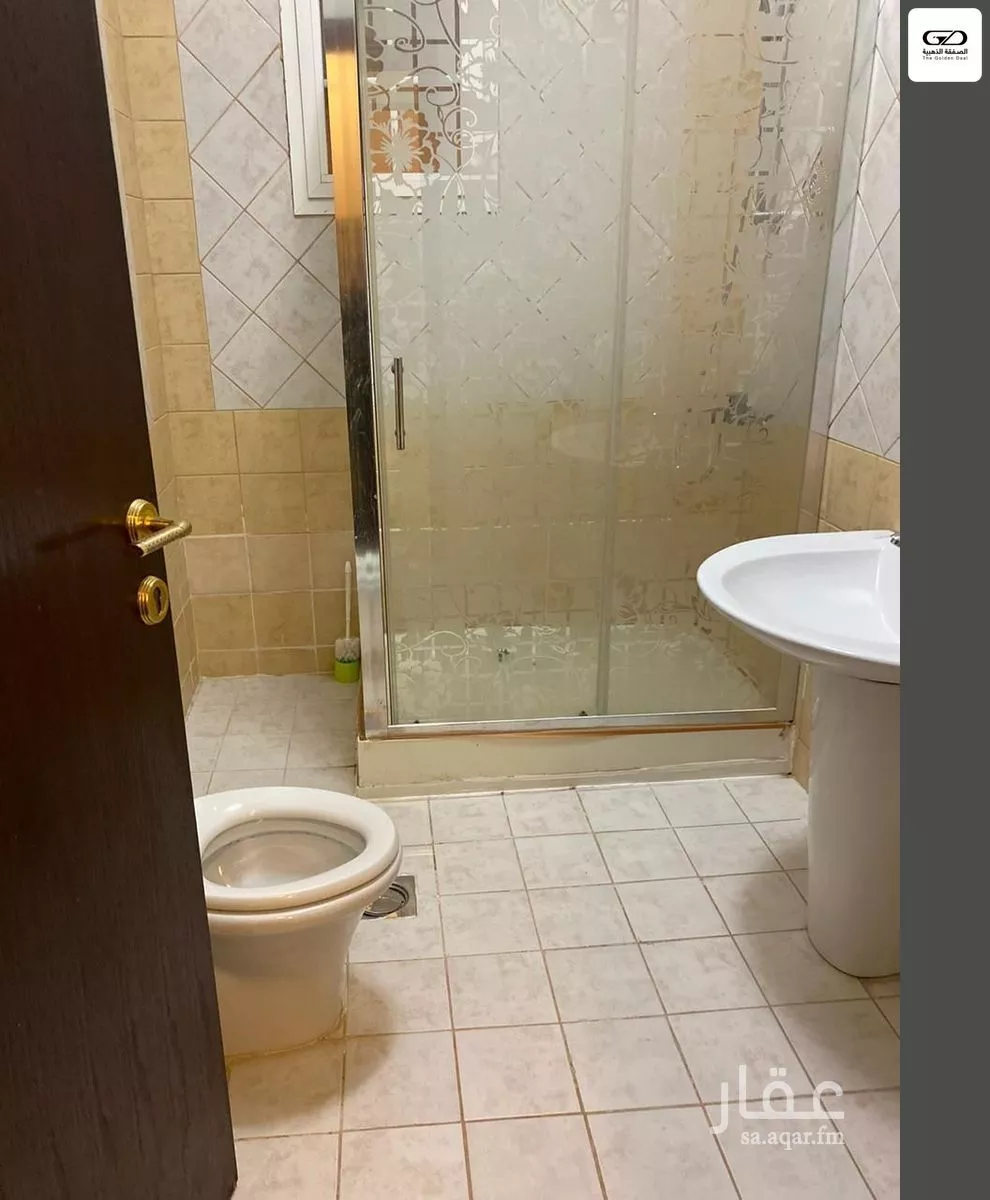 6 bedroom villa in Al Rabwa 9