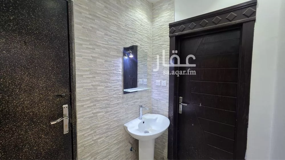 4 bedroom floor in Dhahrat Namar 6
