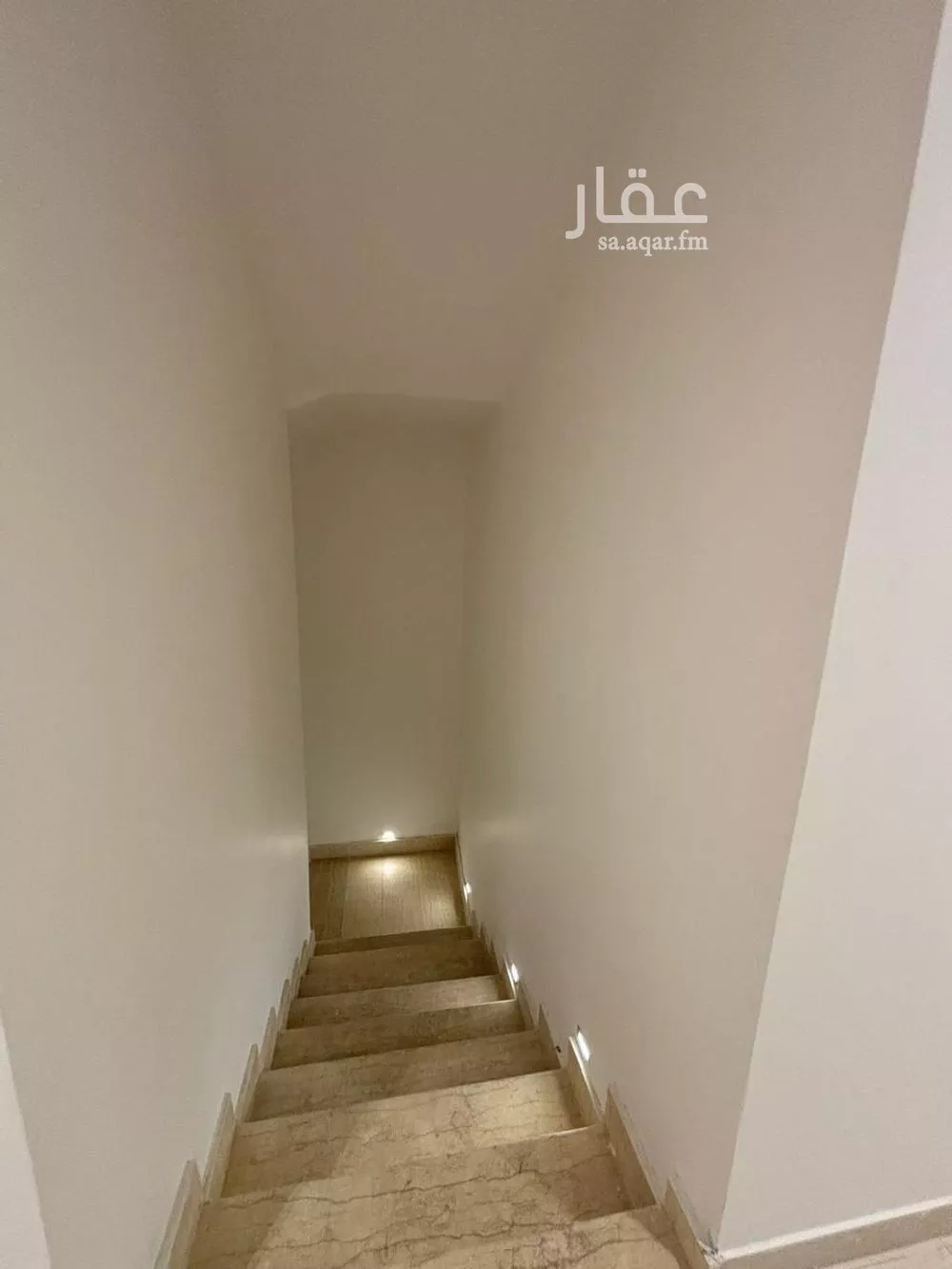 فيلا 5 غرف في الزمرد 11