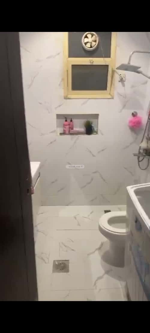 4 bedroom apartment in Al Munsiyah, Riyadh 5