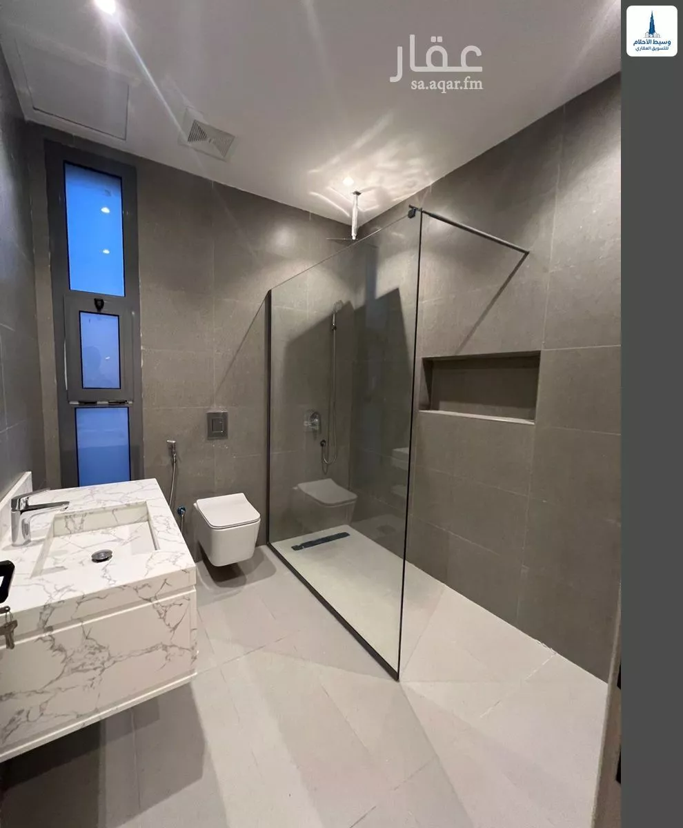فيلا 4 غرف في الصوارى 8