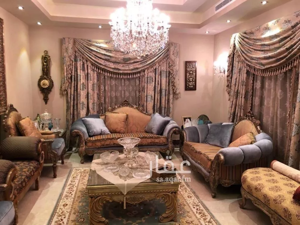 فيلا 4 غرف في الشراع 4