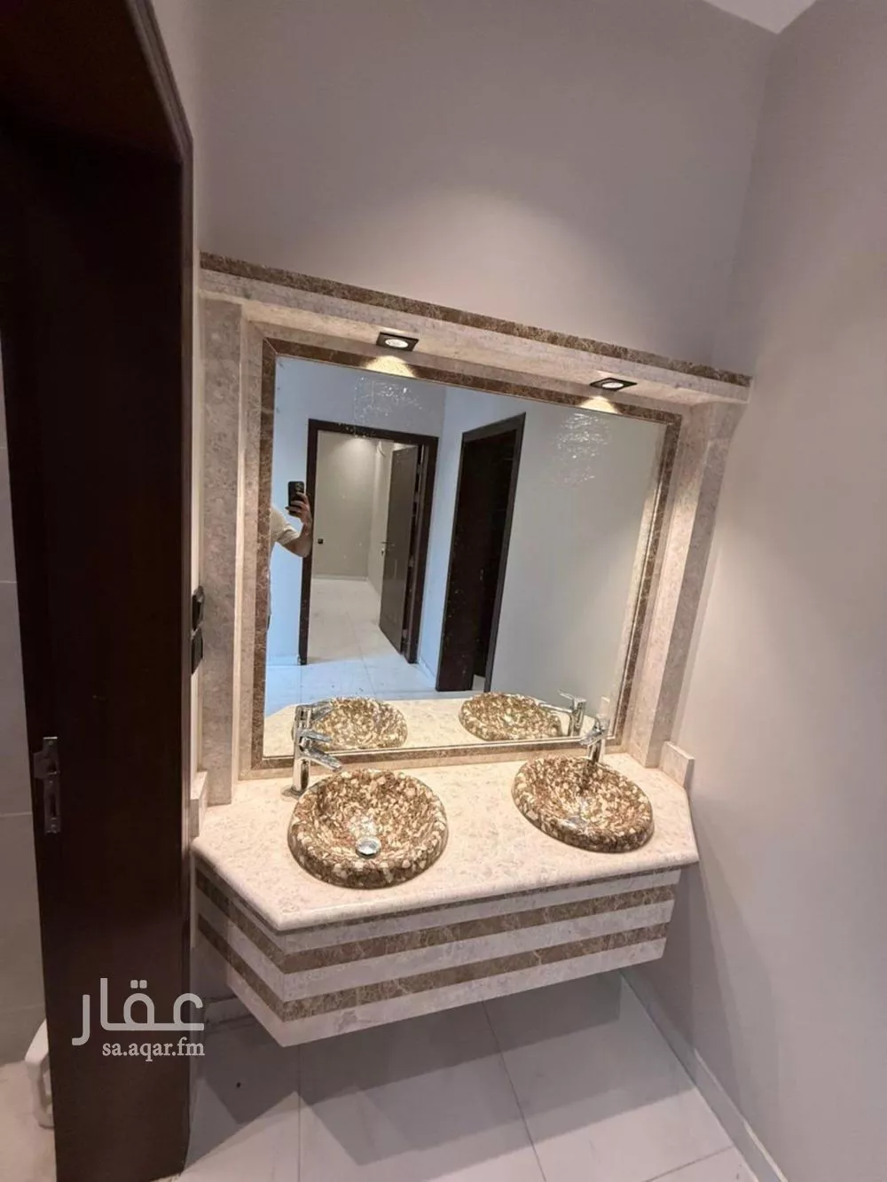 فيلا 4 غرف في الفروسية 9