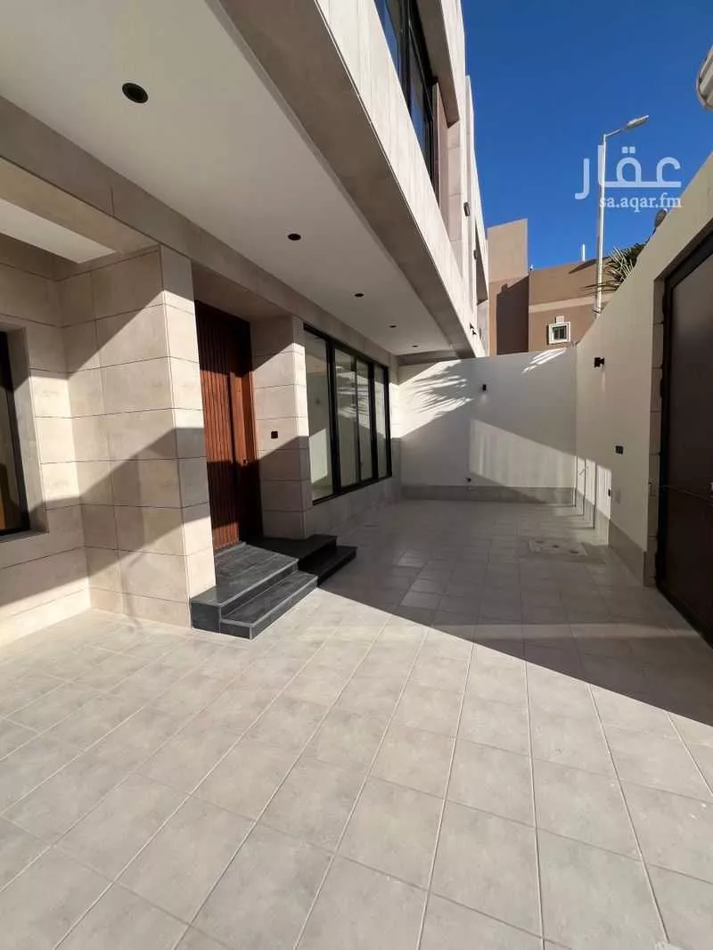 5 bedroom villa in Al Lulu 8