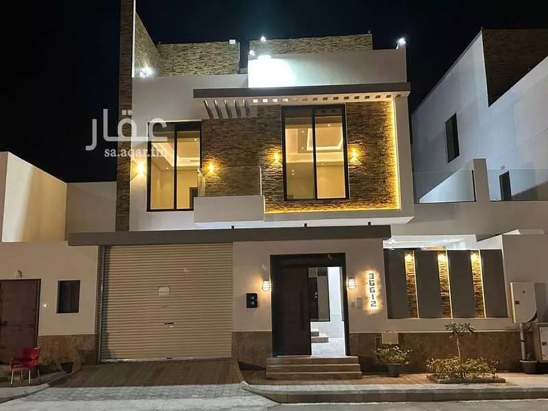 7 bedroom villa in Al Shati 3