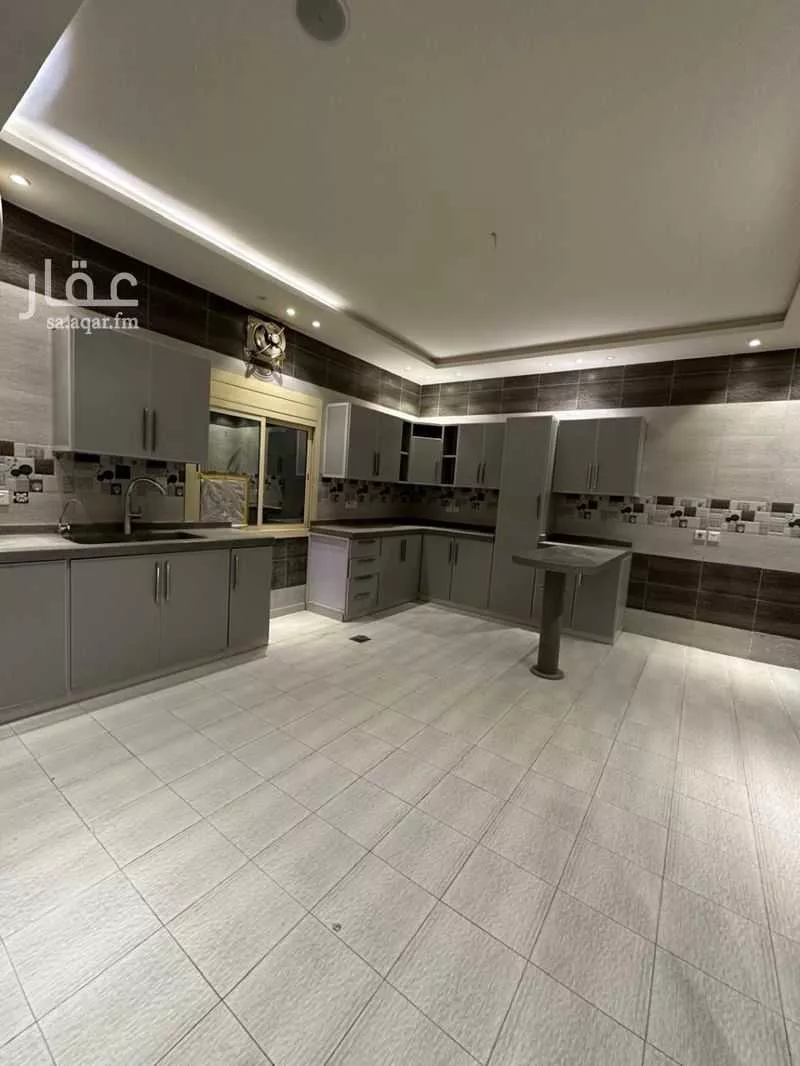 6 bedroom villa in Al Yaqout 12