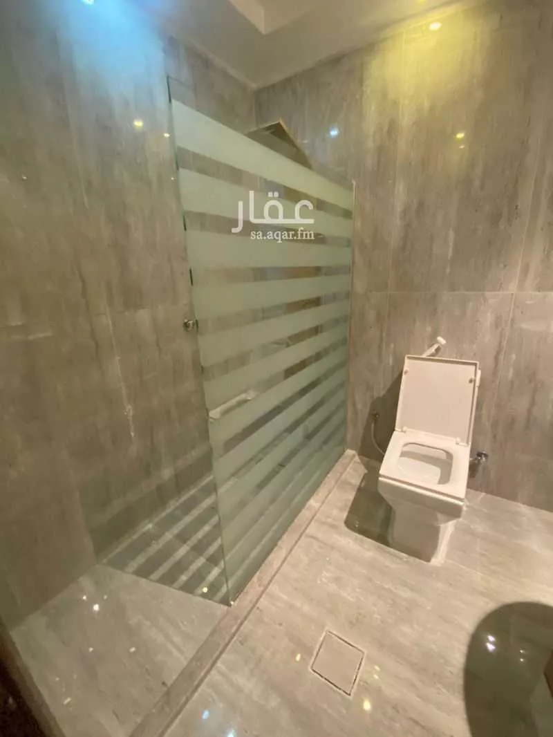 فيلا 5 غرف في الشراع 11