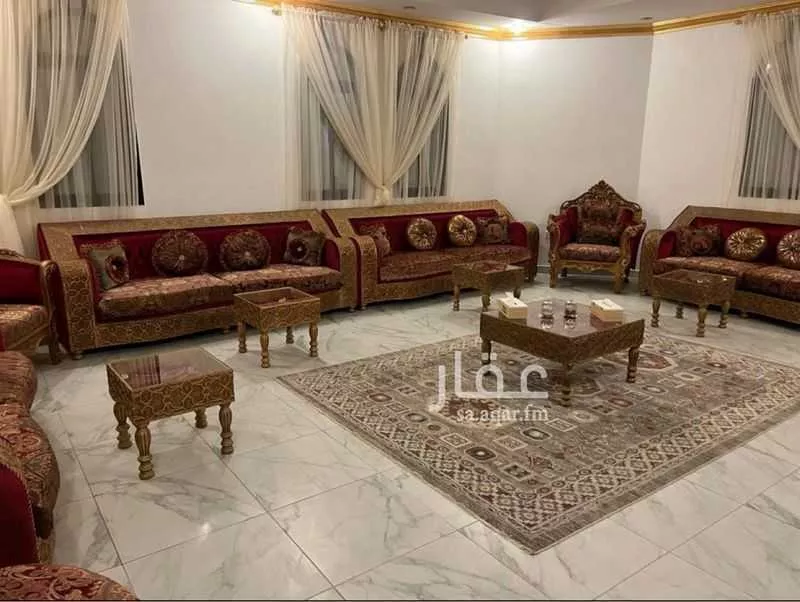 فيلا 7 غرف في الفلاح 10