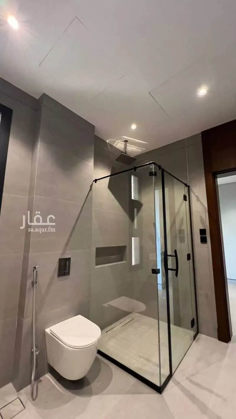 6 bedroom villa in Al Yaqout 12
