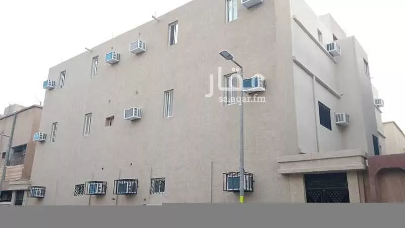 38 bedroom building in Umm Al Hamam Al Gharbi, Riyadh
