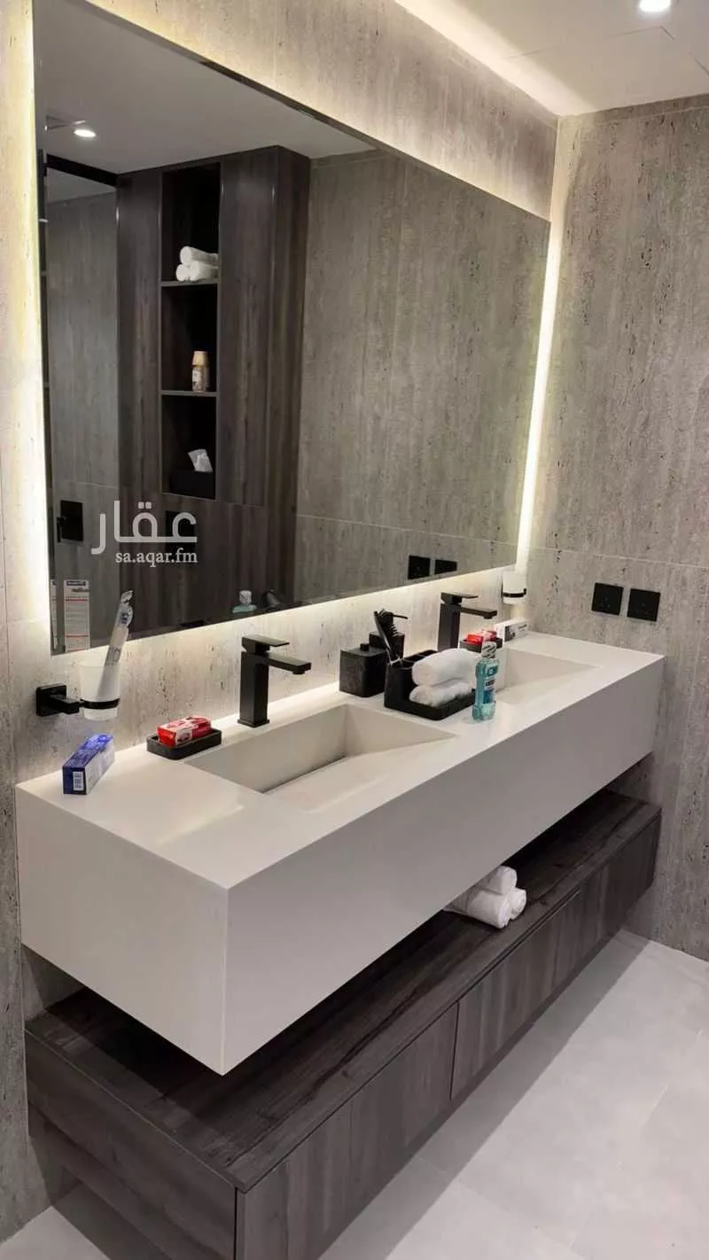 6 bedroom apartment in Al Nahda 18