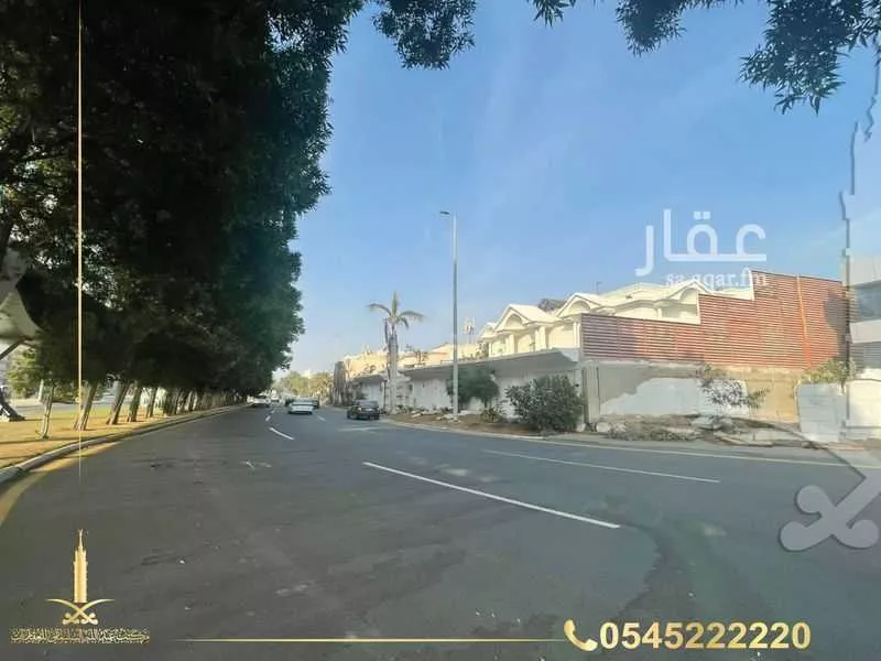 5 bedroom villa in Al Shati 2