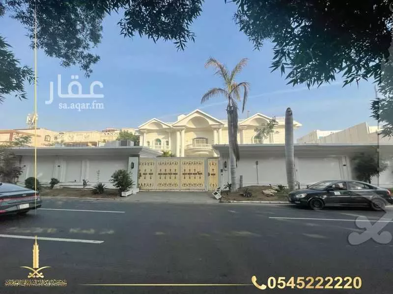 5 bedroom villa in Al Shati 3