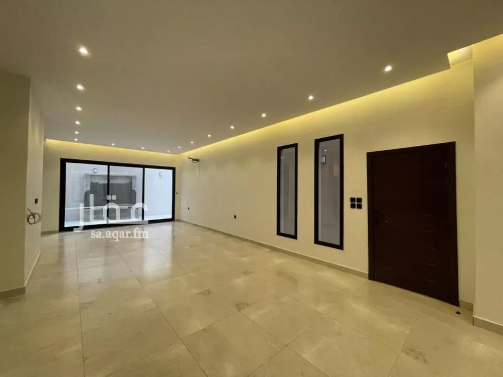 5 bedroom villa in Al Shiraa 3