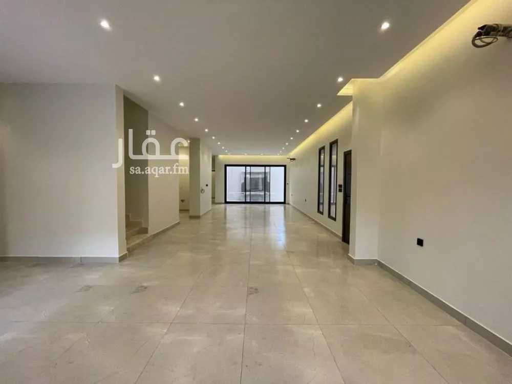 5 bedroom villa in Al Shiraa 5