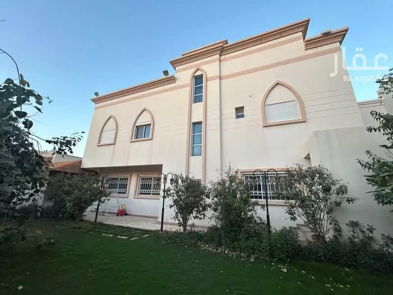 فيلا 8 غرف في المروج 7