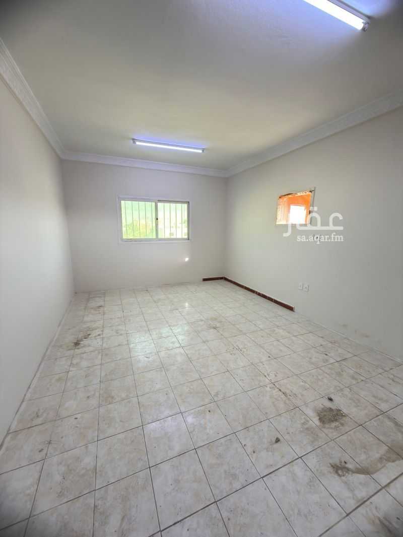 3 bedroom apartment in Al Hamra, Eastern Province 7