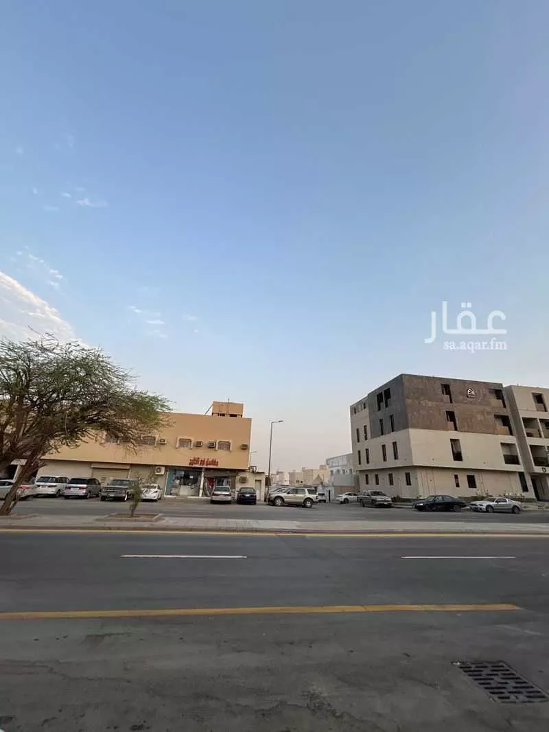 5 bedroom building in Al Zahrah, Riyadh 3