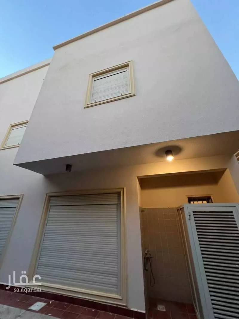 5 bedroom villa in Al Khalidiyyah 2