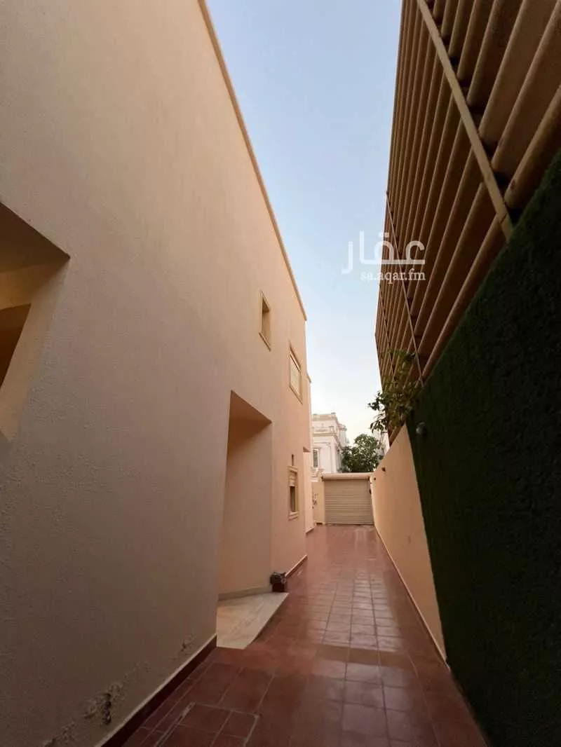 5 bedroom villa in Al Khalidiyyah 12