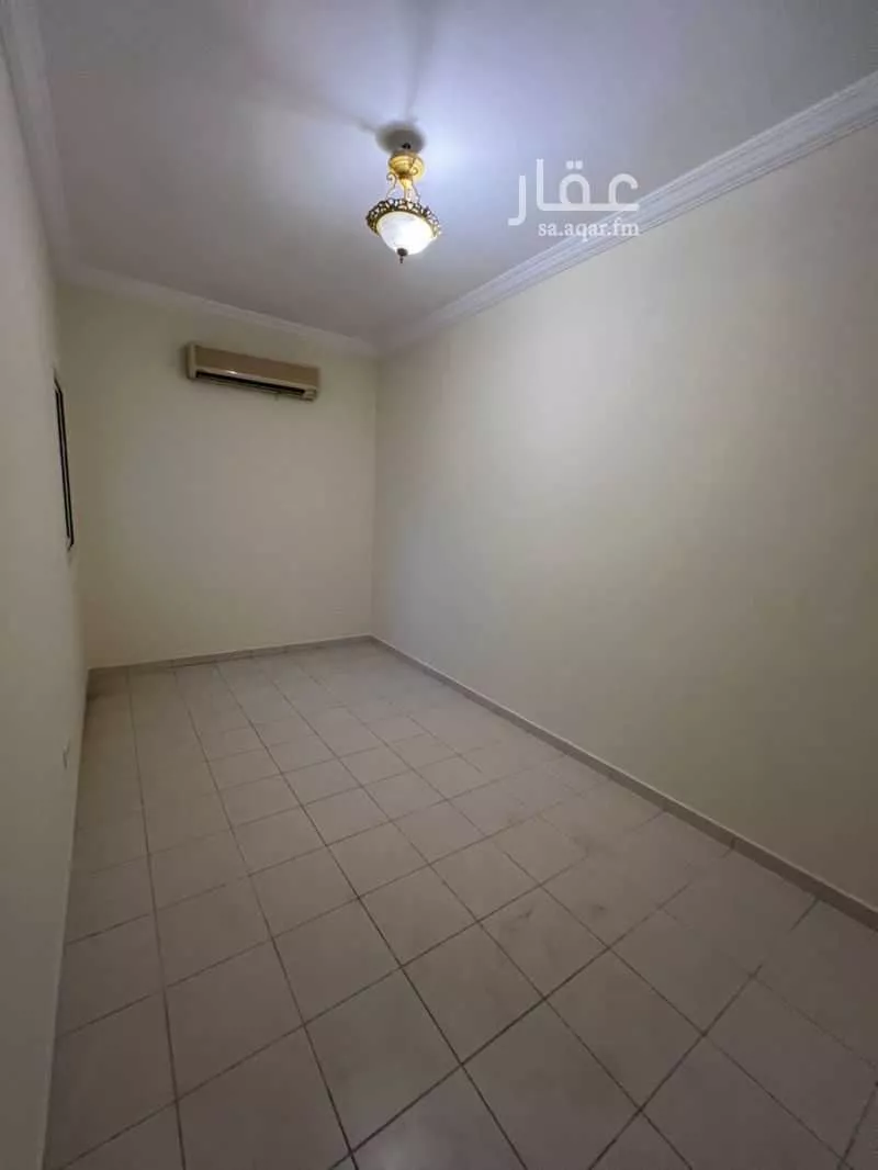 5 bedroom villa in Al Khalidiyyah 13