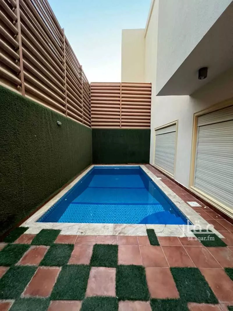 5 bedroom villa in Al Khalidiyyah 3
