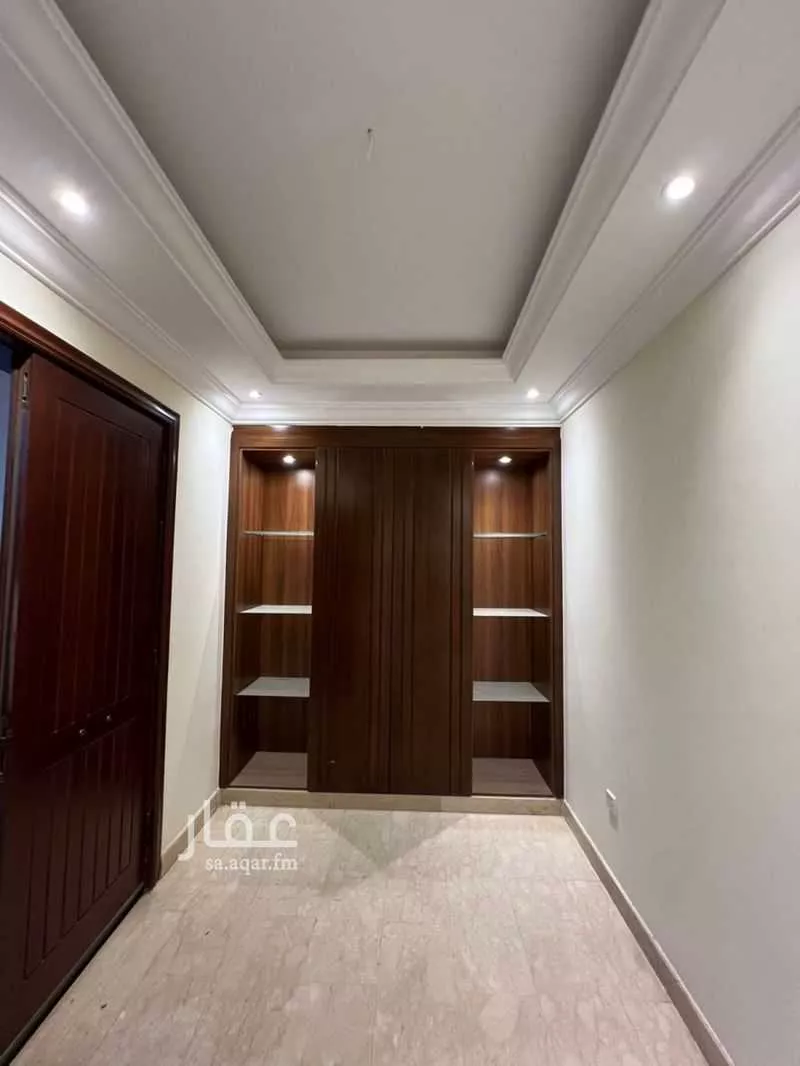 5 bedroom villa in Al Khalidiyyah 5