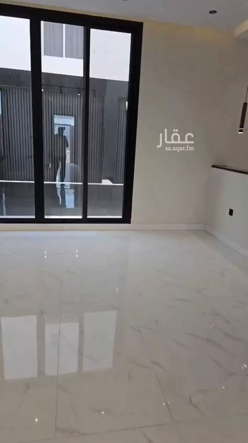 5 bedroom villa in Al Yaqout 8
