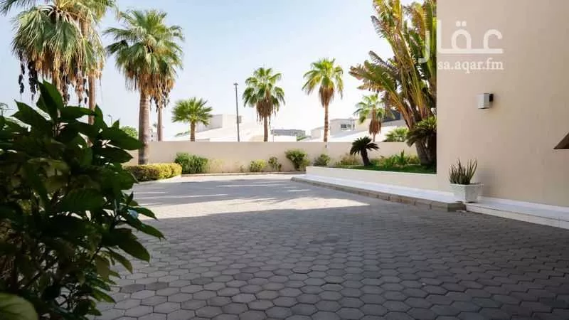 5 bedroom villa in Al Andalus 3