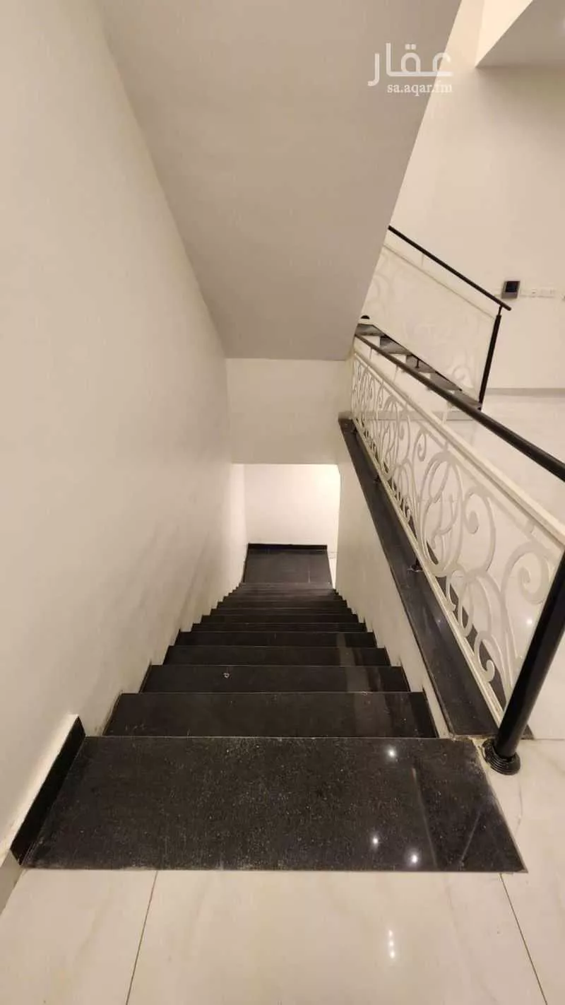 6 bedroom villa in Al Yaqout 16