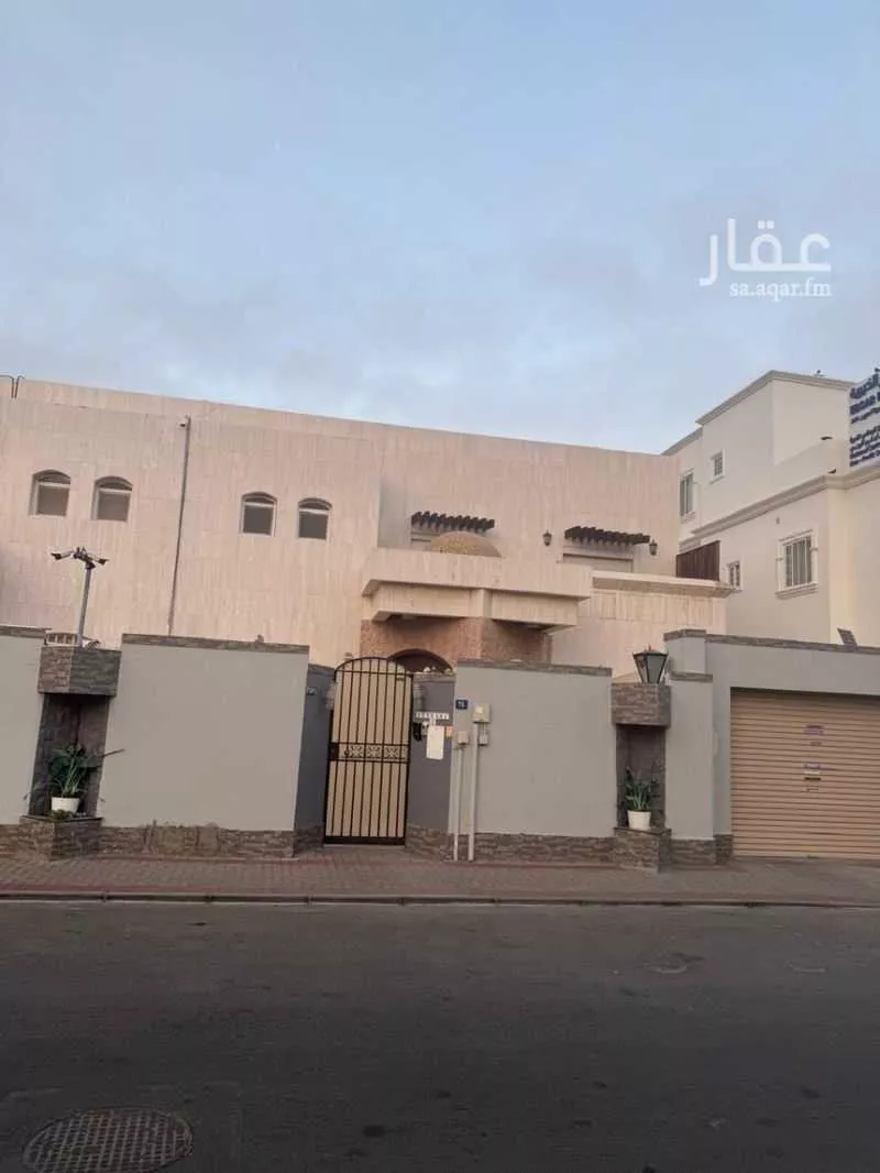 فيلا 15 غرف في الروضة 5