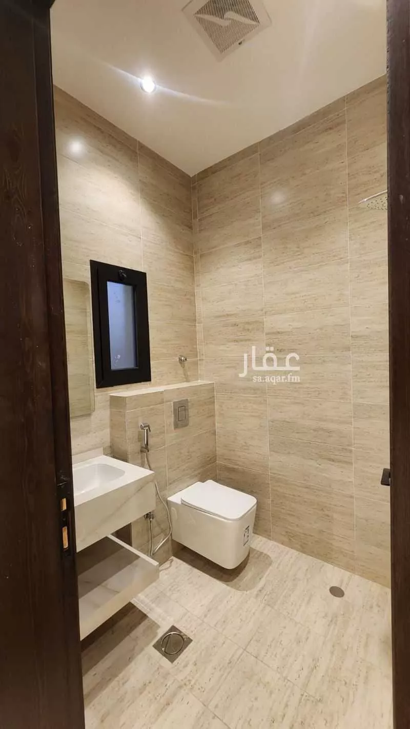 8 bedroom villa in Al Yaqout 15