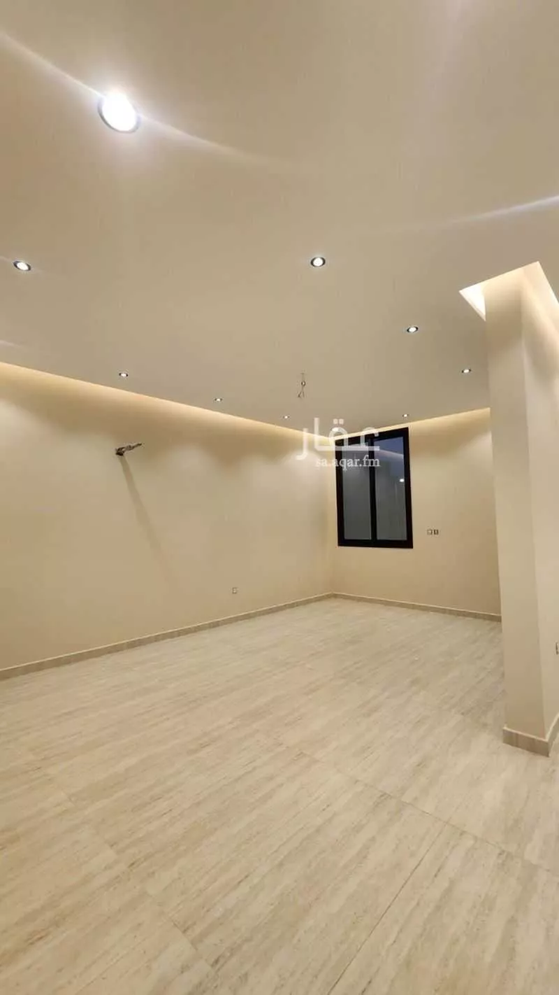 8 bedroom villa in Al Yaqout 17